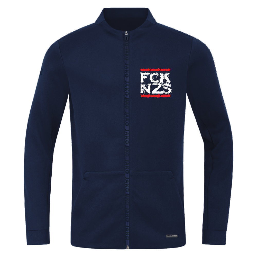 JAKO Jacke Pro Casual - Marine JAKO Jacke mit weiß-rotem „FCK NZS“ Print auf der Brust und entlang des Reißverschlusses. Sportlicher Schnitt, Seitentaschen, tonales Branding.