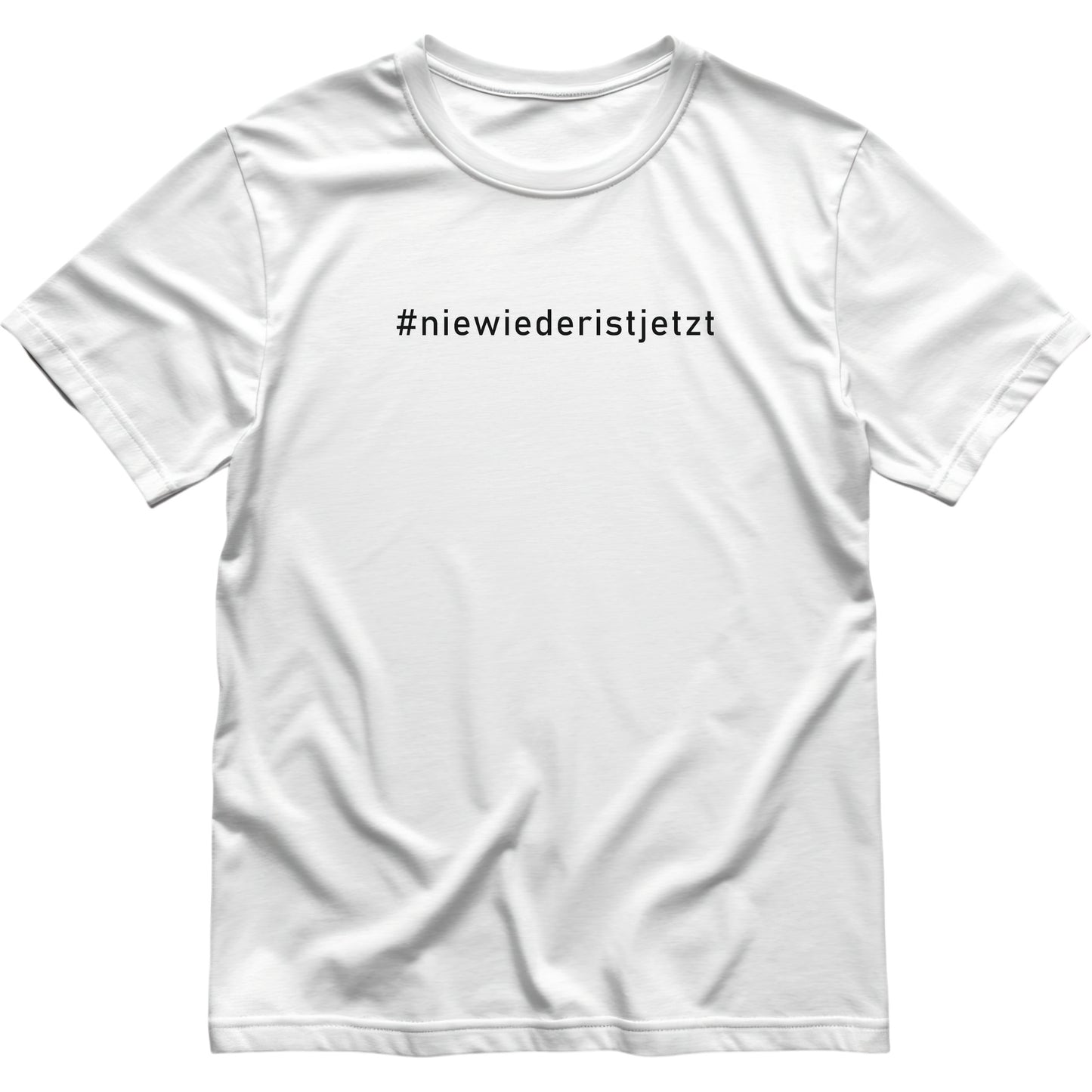 Unisex-T-Shirt mit dem Schriftzug „Nie wieder ist jetzt“, bedruckt in hochwertigem Siebdruck auf Vorder- und Rückseite. Fair produziert, erhältlich in Schwarz oder Weiß