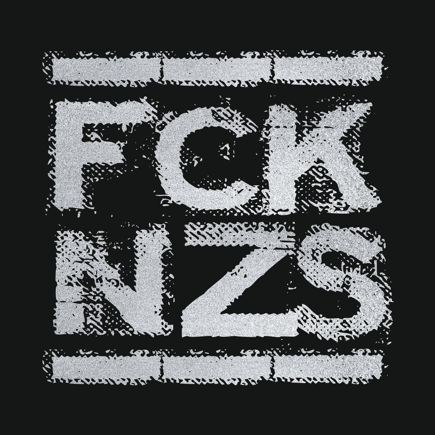 Druckansicht mit politischer Botschaft „FCK NZS“, glänzender Siebdruck in Silber auf Bio-Baumwolle