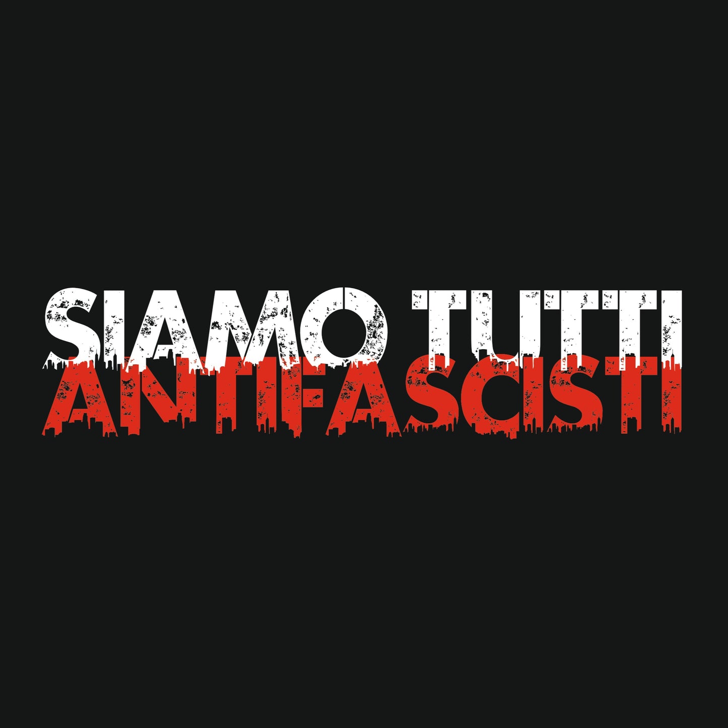 Druckansicht „Siamo tutti antifascisti“ vorne. Fotografiert vor neutralem Hintergrund, gut sichtbar sind der elastische Bund mit Kordelzug und die seitlichen Taschen.