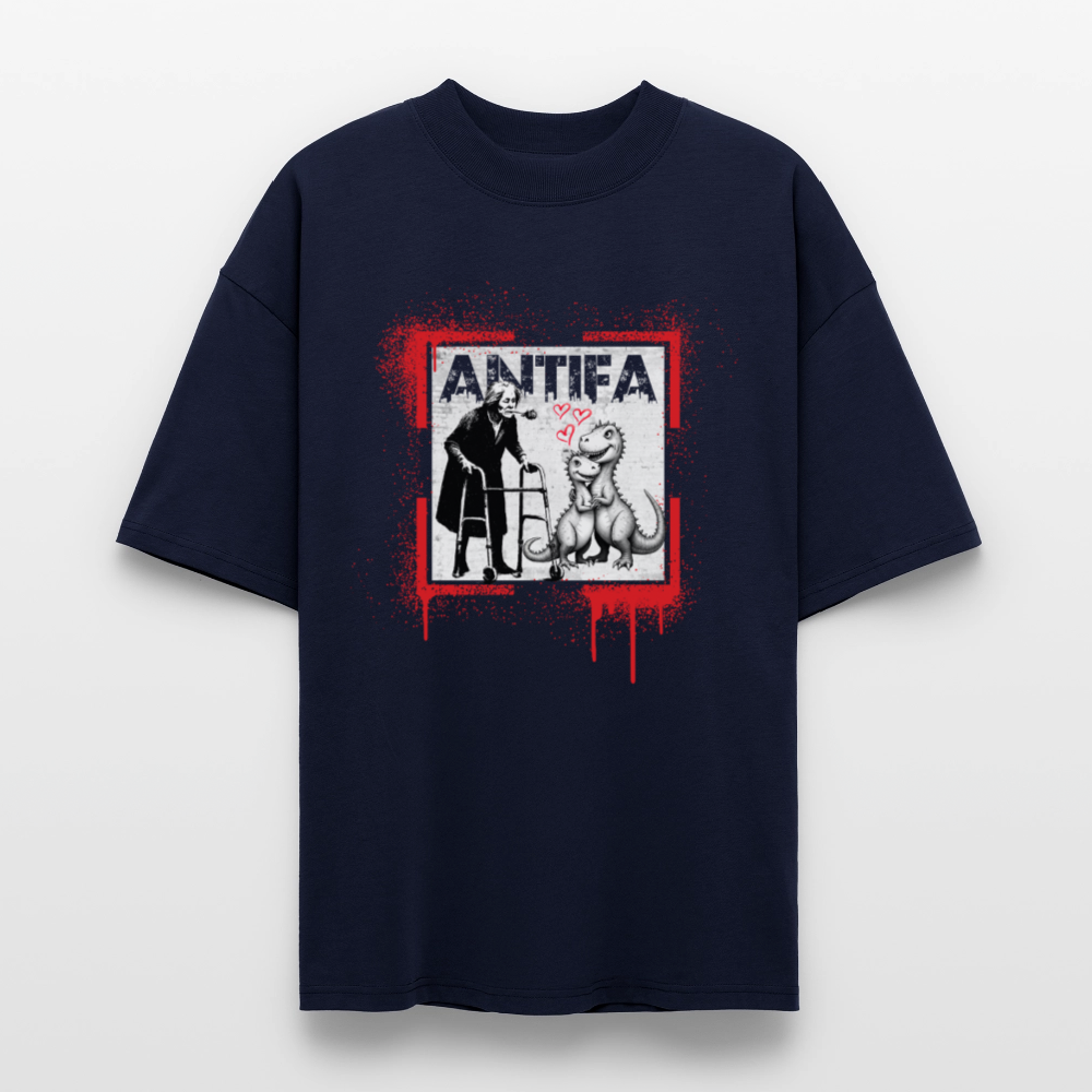 
Dunkelblaues Stanley/Stella Blaster 2.0 T-Shirt mit surrealem ANTIFA-Dino-Print – Oversized, Bio-Baumwolle, aktivistisch
