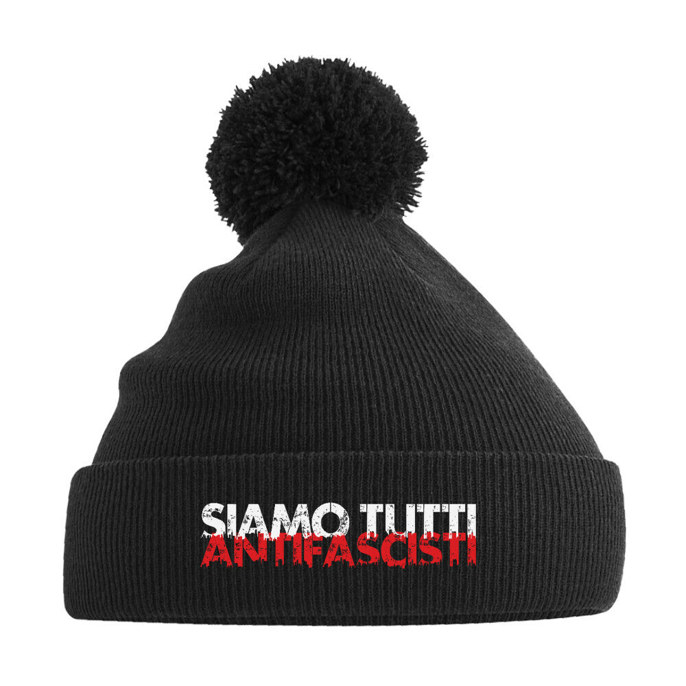 Strickmütze mit Bommel und dem Aufdruck „Siamo tutti antifascisti“ in Schwarz-Rot – antifaschistisches Winteraccessoire schwarz