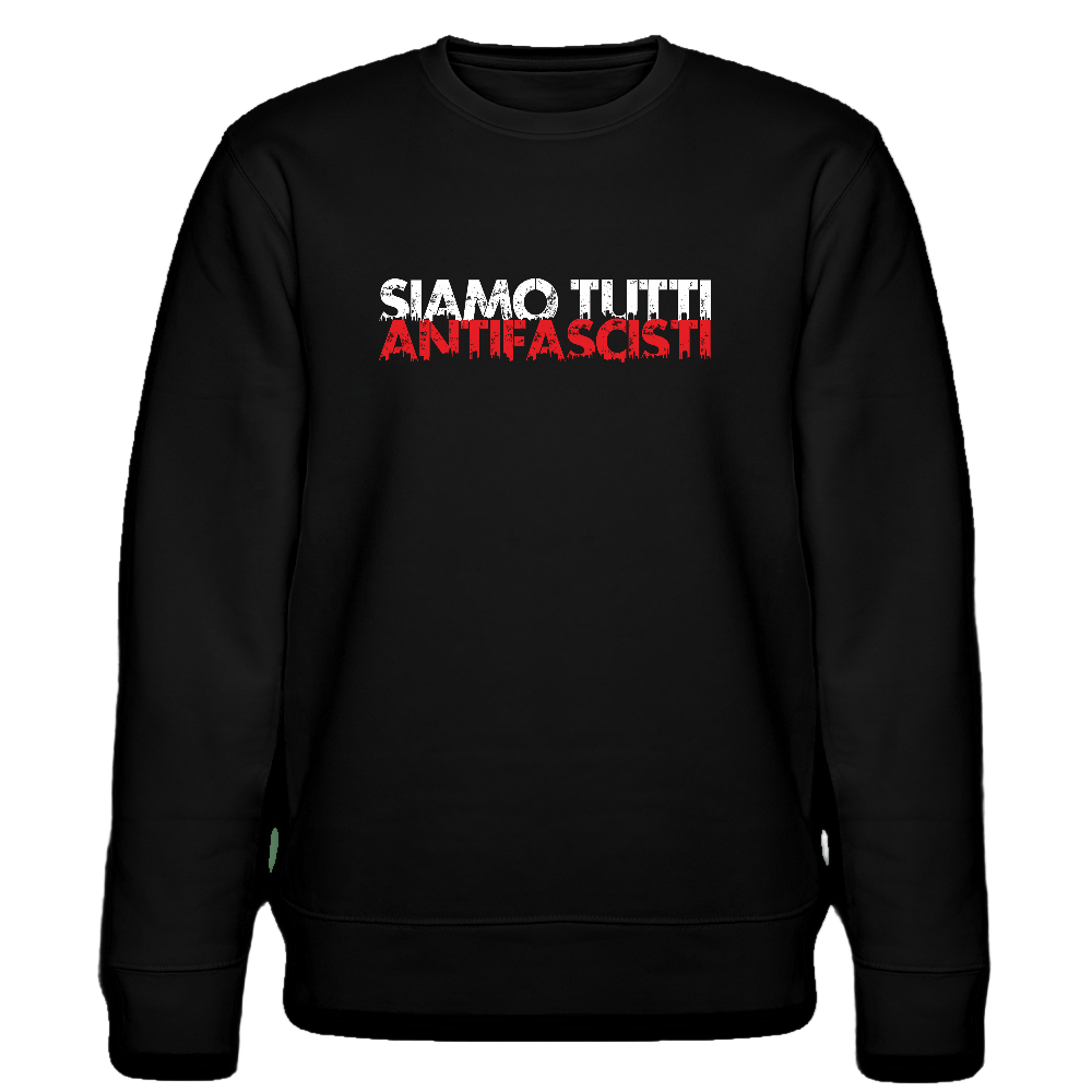 „Nahaufnahme des weißen Schriftzugs ‘Siamo Tutti Antifascisti’ auf schwarzem Bio-Sweatshirt – klare Botschaft für Antifaschismus“

